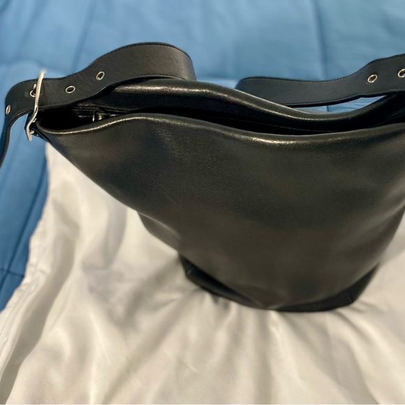 Vintage Coach Black Leather Soho bucket/hobo purse. Excellent condition - Picture 2 of 9